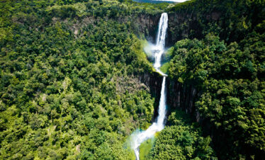 4 Days / 3 Nights – Signature "Peaks & Waterfalls" Itinerary