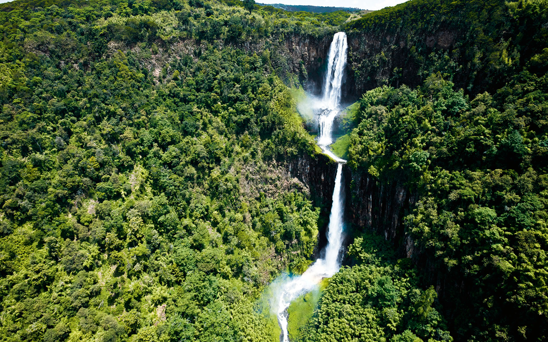 4 Days / 3 Nights – Signature "Peaks & Waterfalls" Itinerary