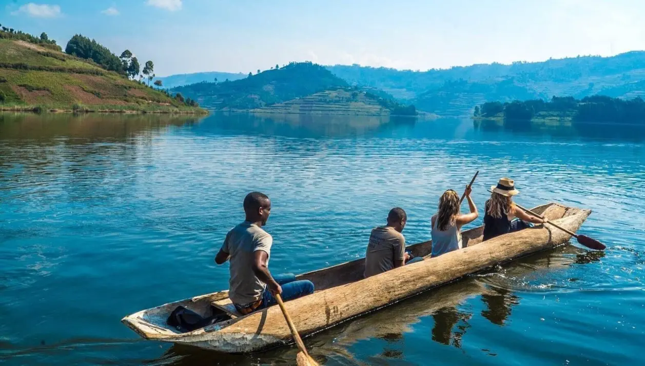 Signature Bunyonyi "Islands & Culture"
